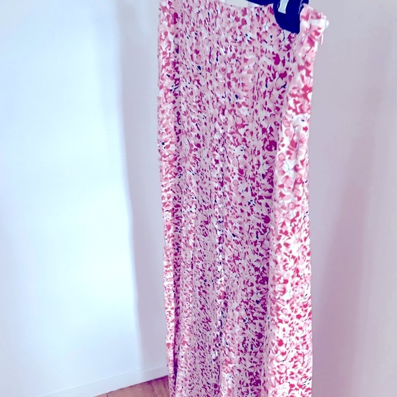 Floral Skirt - Size Medium - Picture 12 of 13